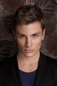 Jannik Schümann portrait