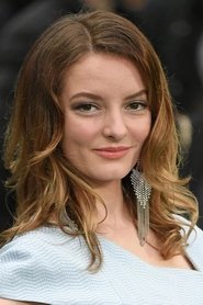 Dakota Blue Richards portrait