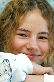 Mae van de Loo portrait