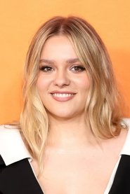 Maisy Stella portrait