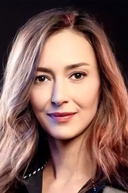 Özlem Çınar portrait