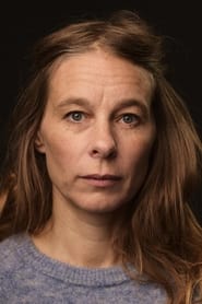 Josefin Iziamo portrait