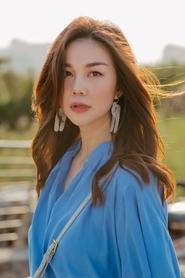 Thanh Hằng portrait
