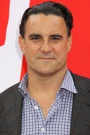 Mark Vahradian portrait