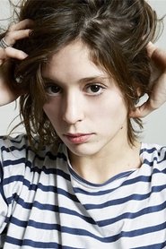 Lucie Bourdeu portrait