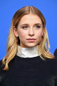 Lena Klenke portrait