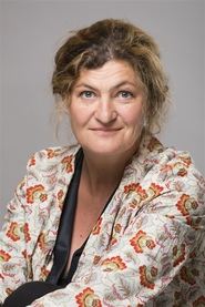 Julie Brochen portrait