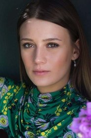 Gizem Karaca portrait