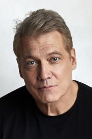 Holt McCallany portrait