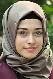 Büşra Ayaydın portrait