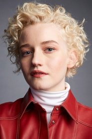 Julia Garner portrait