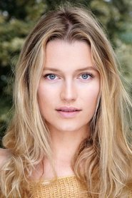 Jessica Madsen portrait