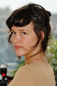 Paz de la Huerta portrait