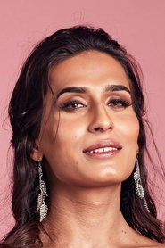 Alina Khan portrait