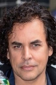 Peter Gordeno portrait