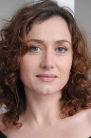 Agathe Dronne portrait