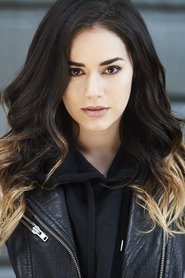 Nisa Gunduz portrait