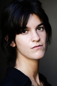 Suzanne Lindon portrait