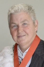 Dame Lynda Topp portrait