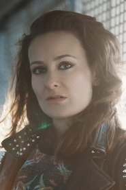 Lara Smiles portrait