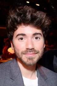 Noah Galvin portrait