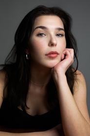 Julia Heveus portrait
