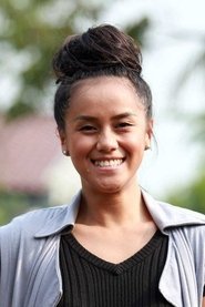 Lia Waode portrait