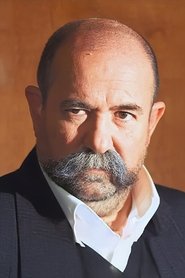 Güray Kip portrait
