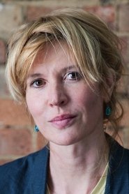 Julia Davis portrait
