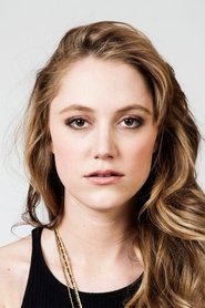 Maika Monroe portrait