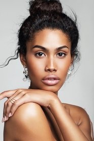 Leyna Bloom portrait
