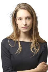 Caro Derkx portrait