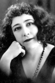 Emma Roldán portrait
