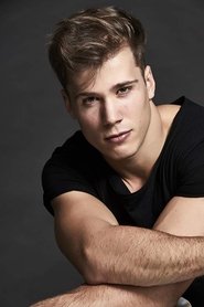 Cole Reinhardt portrait