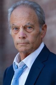 Nic D'Avirro portrait