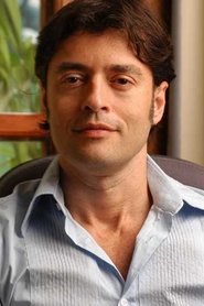 Tiago Santiago portrait