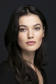 Pınar Deniz portrait