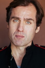 Julian Elfer portrait