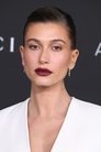 Hailey Bieber photo