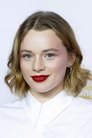 Luna Wedler photo