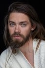 Tom Payne photo