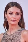 Leila George photo