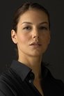 Defne Kayalar photo