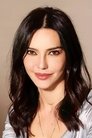 Hande Ataizi photo