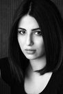 Ushna Shah photo