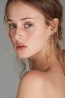 Anna van Patten photo