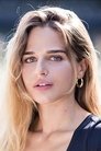 Stephanie Nur photo