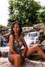 Elle Downs photo
